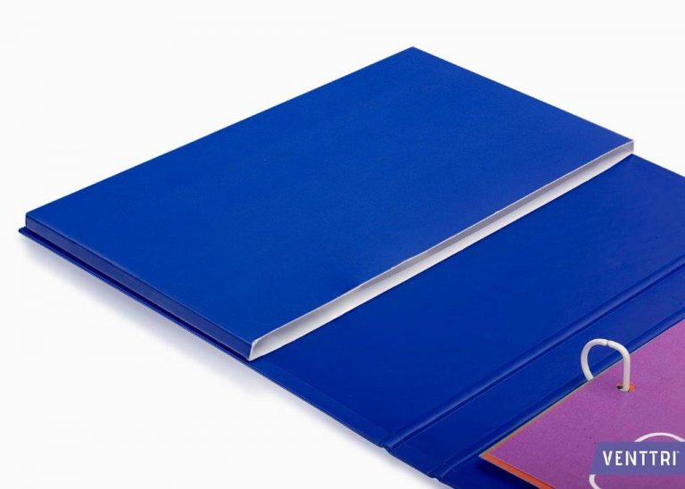 Compact A5 ring binder with PMS printing and scratchresistant laminate
