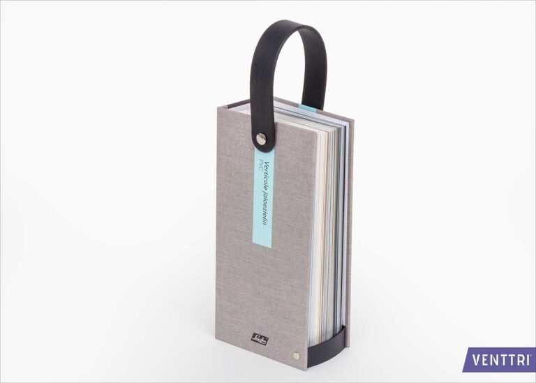 Color fan with carrying loop